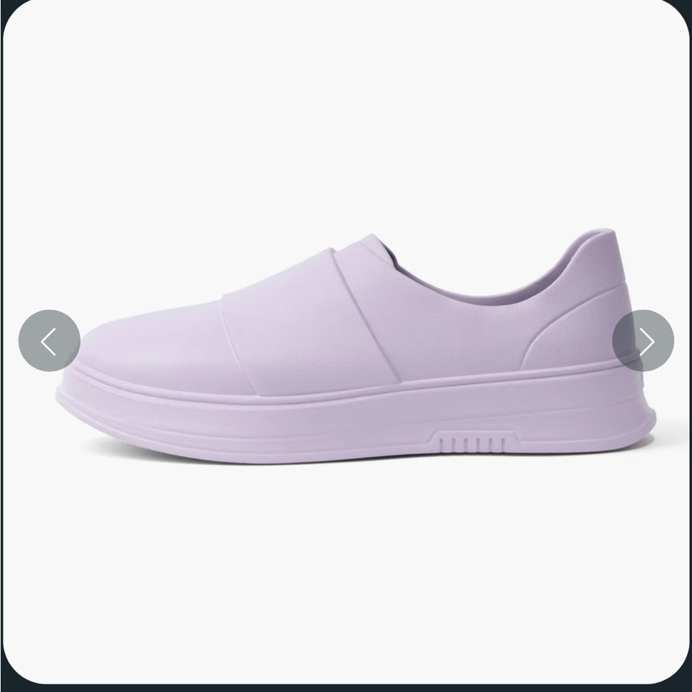 Gales healthcare shoes in lavender size 9